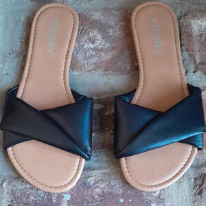 Fitory Black Sandals NWOB